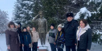 В День памяти погибших при исполнении служебных обязанностей сотрудников органов внутренних дел Российской Федерации, ОМВД России по Саракташскому району посетили учащиеся СОШ №1 - ОМВД Саракташского района 